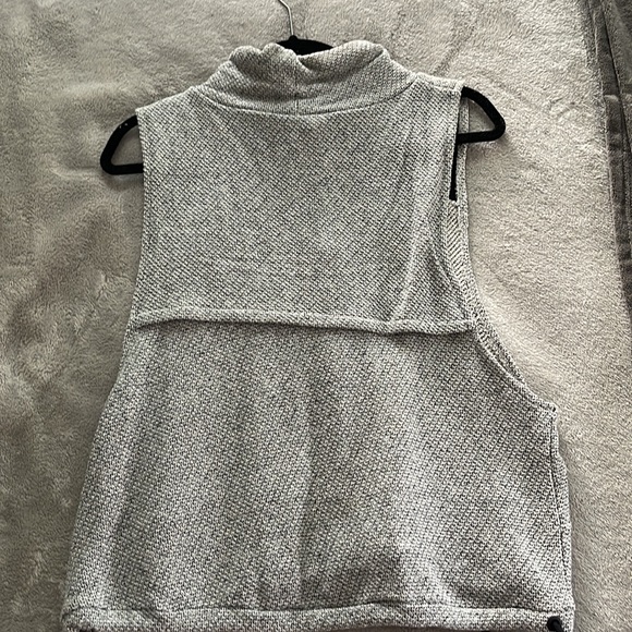 Heather gray workout pullover - Picture 7 of 7